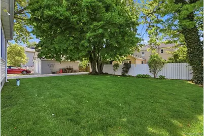 176 Wright Avenue, Malverne, NY 11565 - Photo 41