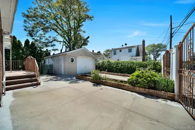 105 Claridge Avenue, Elmont, NY 11003 - Photo 23