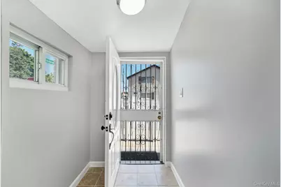105 Claridge Avenue, Elmont, NY 11003 - Photo 5