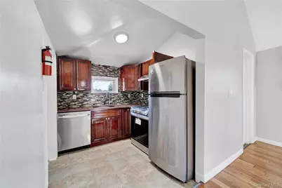 105 Claridge Avenue, Elmont, NY 11003 - Photo 7