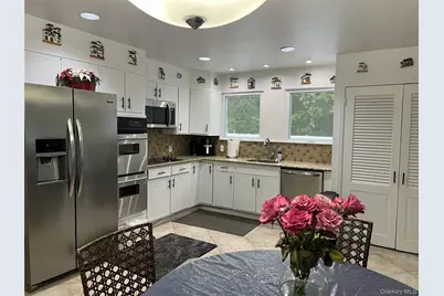 10 Bonaire Drive, Dix Hills, NY 11746 - Photo 5