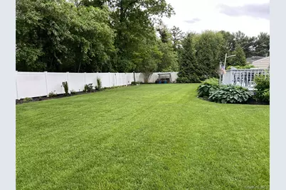 10 Bonaire Drive, Dix Hills, NY 11746 - Photo 11