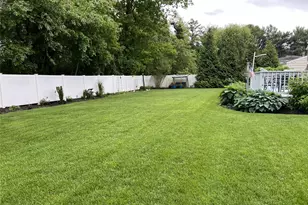 10 Bonaire Dr, Dix Hills, NY 11746 - Photo 11