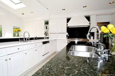 46 E Concord Drive, Monsey, NY 10952 - Photo 17