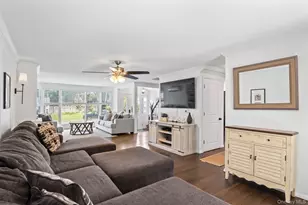 14 Mountain St, Ronkonkoma, NY 11779 - Photo 5