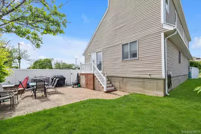 2464 Horace Court, Bellmore, NY 11710 - Photo 19