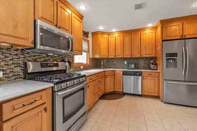 2464 Horace Court, Bellmore, NY 11710 - Photo 5