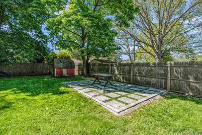 42 Willow Avenue, Freeport, NY 11520 - Photo 5