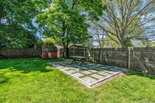 42 Willow Ave, Freeport, NY 11520 - Photo 5
