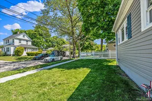 42 Willow Ave, Freeport, NY 11520 - Photo 7