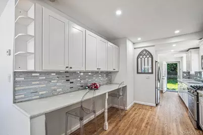 42 Willow Avenue, Freeport, NY 11520 - Photo 13