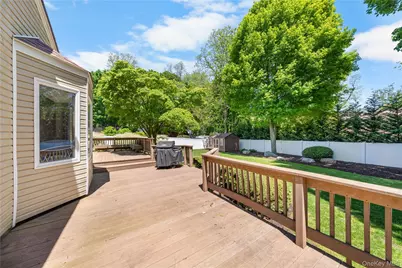 33 View Drive, Miller Place, NY 11764 - Photo 9