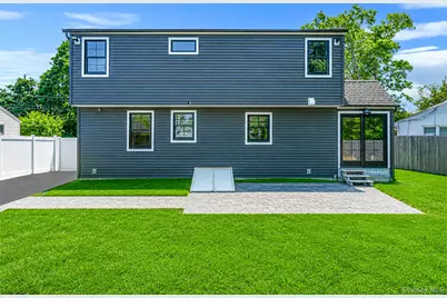 11 Lakewood Avenue, Ronkonkoma, NY 11779 - Photo 5