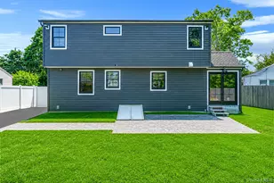 11 Lakewood Ave, Ronkonkoma, NY 11779 - Photo 5