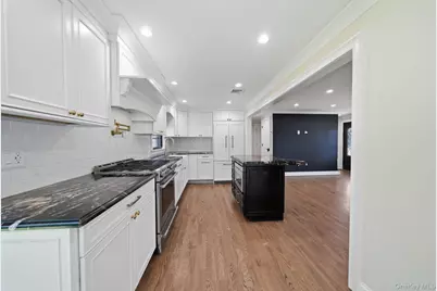 11 Lakewood Avenue, Ronkonkoma, NY 11779 - Photo 15