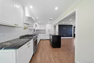 11 Lakewood Ave, Ronkonkoma, NY 11779 - Photo 15