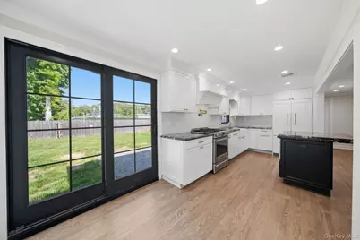 11 Lakewood Avenue, Ronkonkoma, NY 11779 - Photo 17