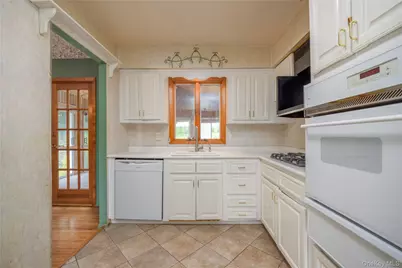 23 Lark Street, Pearl River, NY 10965 - Photo 5