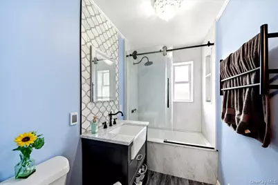 709 Logan Avenue, Bronx, NY 10465 - Photo 15