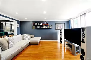 709 Logan Ave, Bronx, NY 10465 - Photo 3