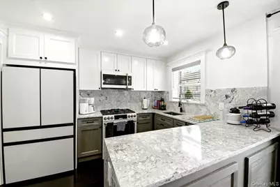 709 Logan Avenue, Bronx, NY 10465 - Photo 9