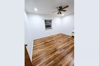 7718 271st Street #2nd Floor, New Hyde Park, NY 11040 - Photo 5