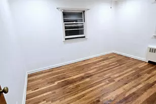 77-18 271st St, New Hyde Park, NY 11040 - Photo 5