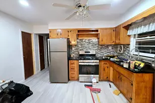 77-18 271st St, New Hyde Park, NY 11040 - Photo 7