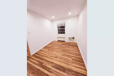 7718 271st Street #2nd Floor, New Hyde Park, NY 11040 - Photo 3