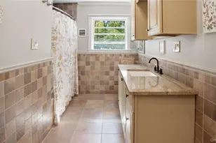 5 Canary Ct, Huntington, NY 11743 - Photo 17