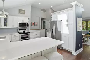 5 Canary Ct, Huntington, NY 11743 - Photo 9