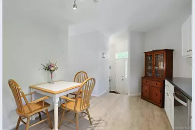 34 Village Green, Bardonia, NY 10954 - Photo 9
