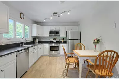 34 Village Green, Bardonia, NY 10954 - Photo 7
