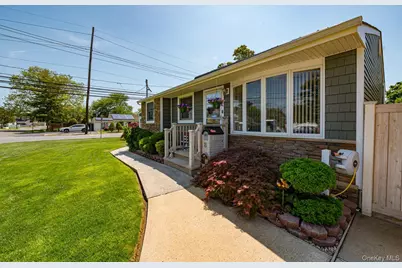 8 Oswego Drive, Bay Shore, NY 11706 - Photo 1
