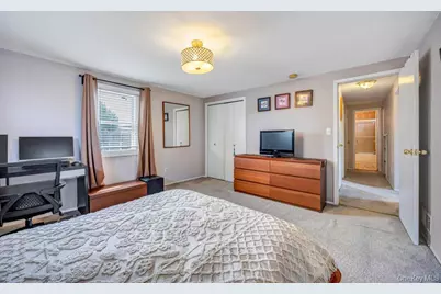2 Wellesley Lane, Hicksville, NY 11801 - Photo 13
