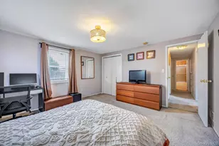 2 Wellesley Ln, Hicksville, NY 11801 - Photo 13