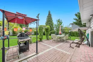 2 Wellesley Ln, Hicksville, NY 11801 - Photo 25