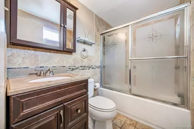 2 Wellesley Lane, Hicksville, NY 11801 - Photo 19