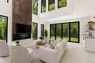 97 Parkway Dr, Roslyn Heights, NY 11577 - Photo 17