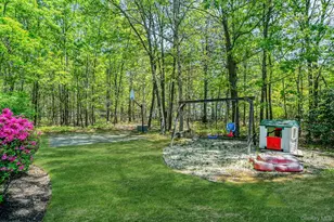 17 Barbara Anne St, Manorville, NY 11949 - Photo 5