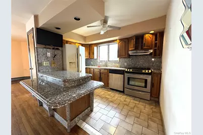 15754 95th Street, Howard Beach, NY 11414 - Photo 9