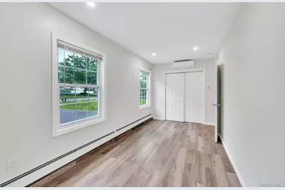 4 Hale Lane, Coram, NY 11727 - Photo 15