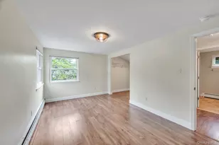 4 Hale Ln, Coram, NY 11727 - Photo 9