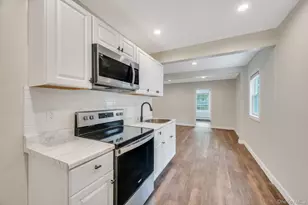 4 Hale Ln, Coram, NY 11727 - Photo 13