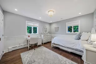 36 Manitton Ct, Islip, NY 11751 - Photo 23