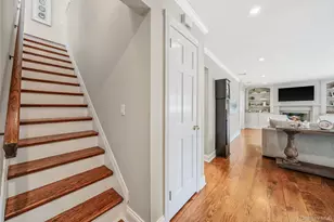 36 Manitton Ct, Islip, NY 11751 - Photo 15