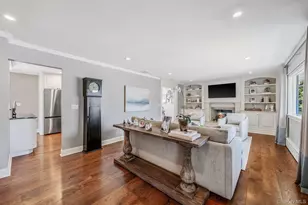 36 Manitton Ct, Islip, NY 11751 - Photo 5