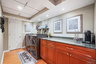 36 Manitton Ct, Islip, NY 11751 - Photo 31