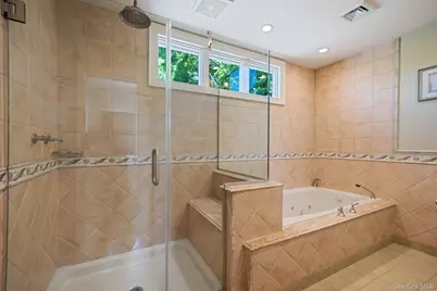 36 Manitton Court, Islip, NY 11751 - Photo 21