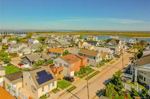 23 Garden City Ave, Point Lookout, NY 11569 - Photo 5